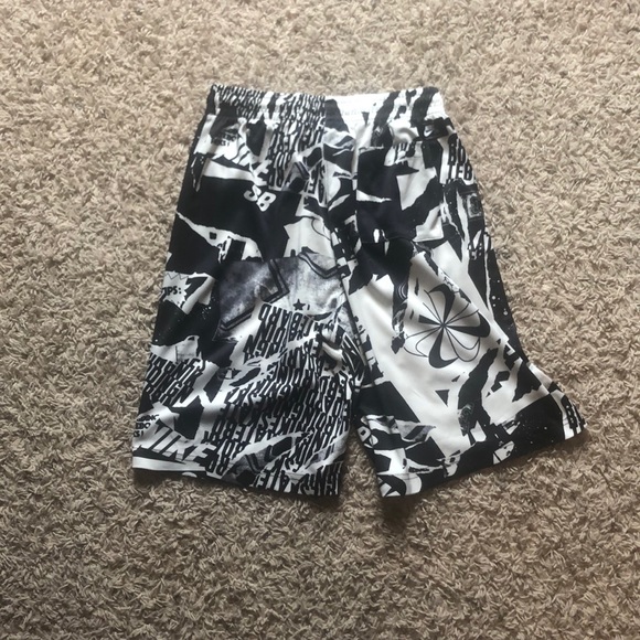 Black mad white Nike shorts - Picture 2 of 2